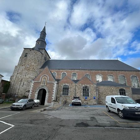 Aparthotel Les Petits Nids De Nina 1 Fosses-La-Ville Esterno foto