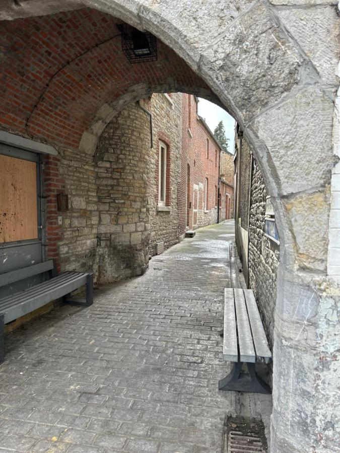 Aparthotel Les Petits Nids De Nina 1 Fosses-La-Ville Esterno foto