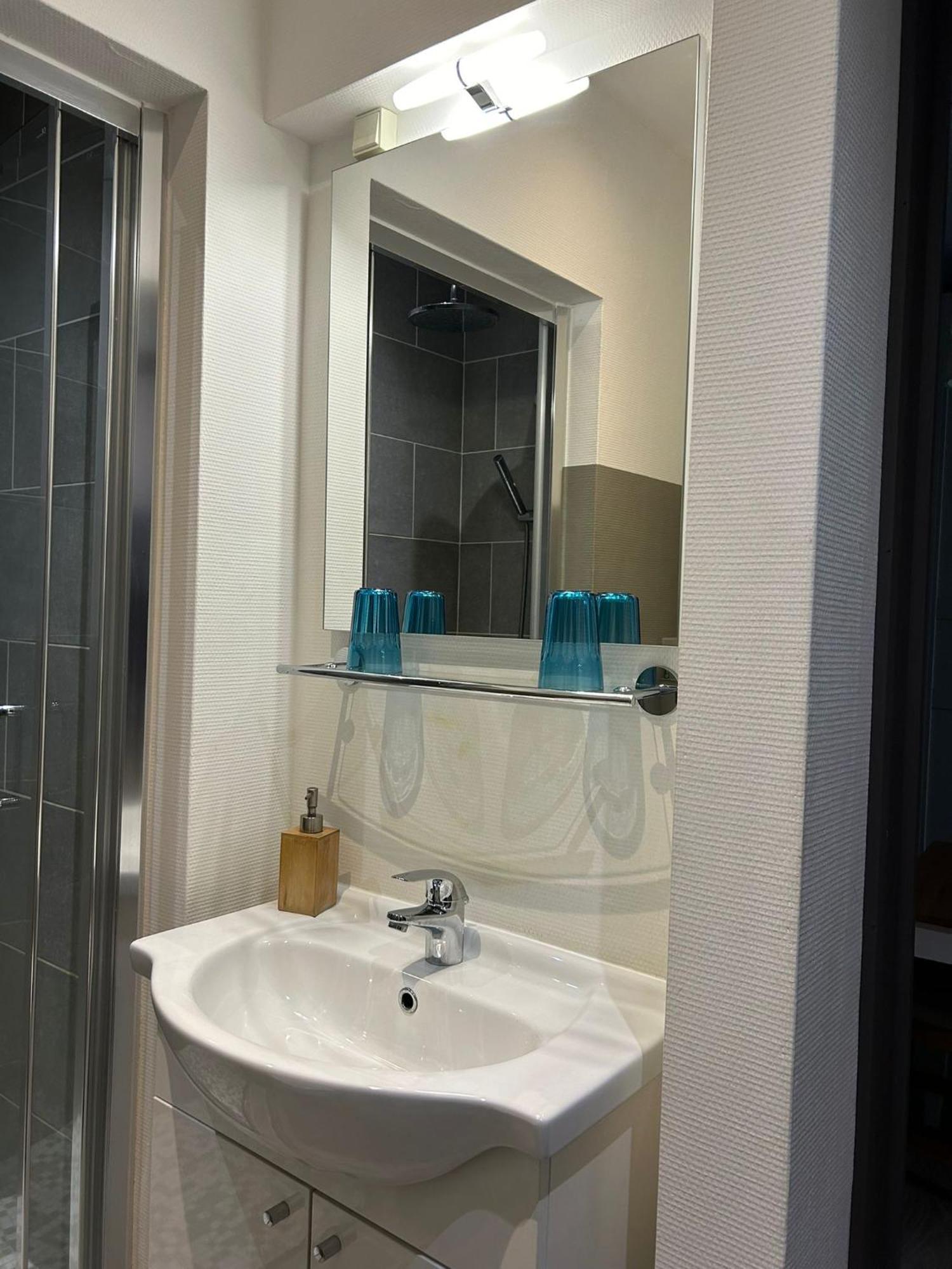 Aparthotel Les Petits Nids De Nina 1 Fosses-La-Ville Esterno foto